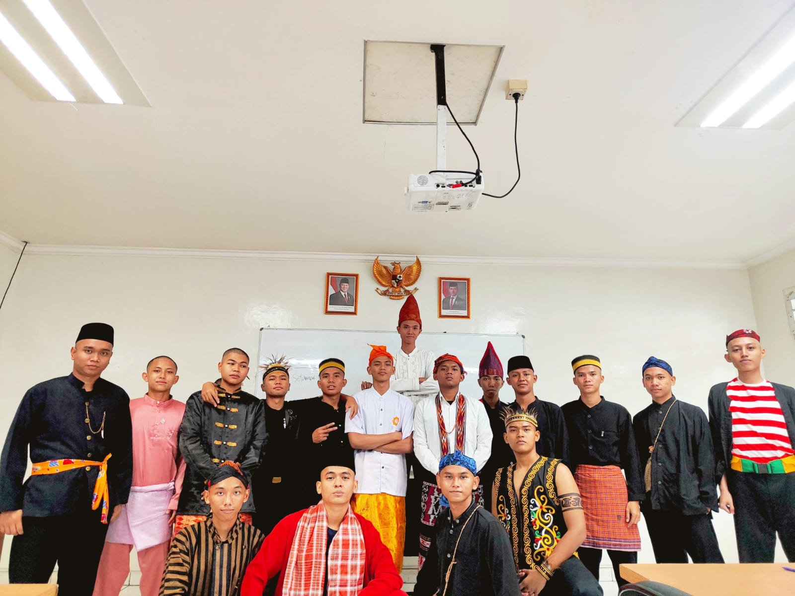 Penerapan Berbusana Adat Nusantara